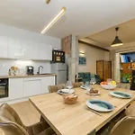 Loft Urban Garden: 4 People - Wifi Fiber - Terrace * גרנובל