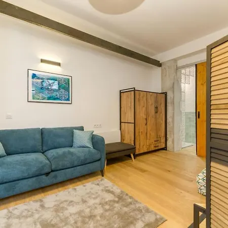 Loft Urban Garden: 4 People - Wifi Fiber - Terrace