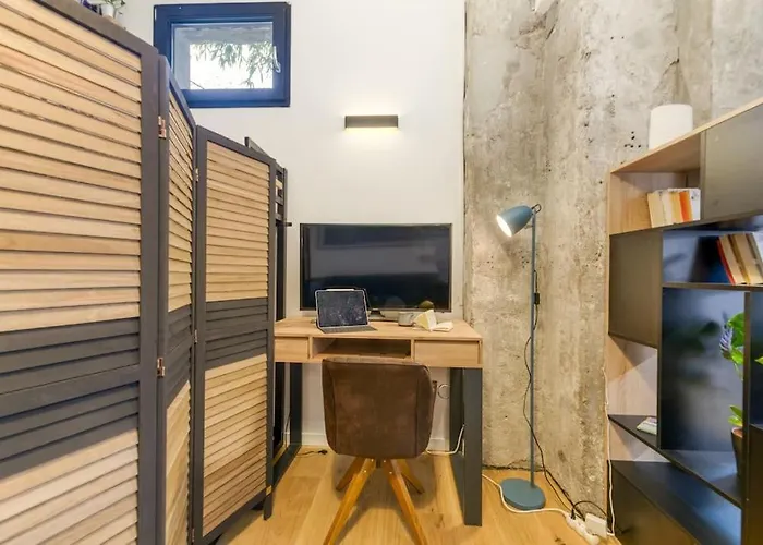 Loft Urban Garden: 4 People - Wifi Fiber - Terrace Apartment *