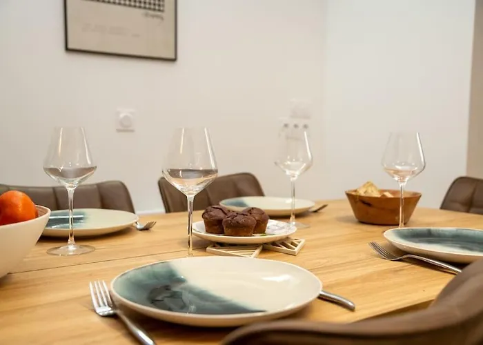 Loft Urban Garden: 4 People - Wifi Fiber - Terrace Apartment