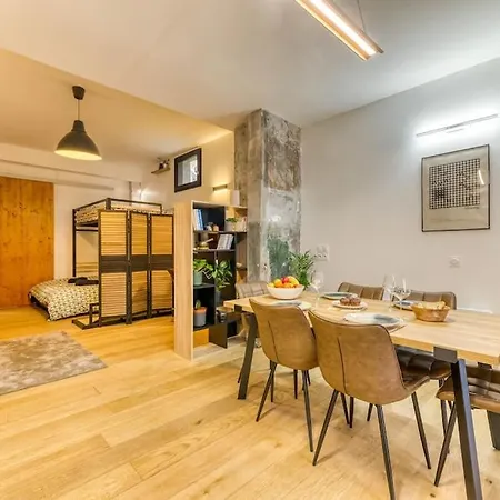 Loft Urban Garden: 4 People - Wifi Fiber - Terrace Апартаменти *