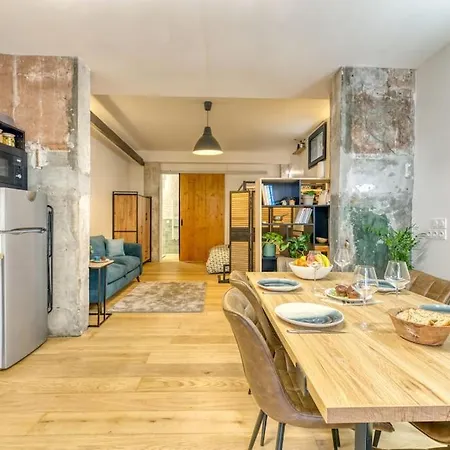 Loft Urban Garden: 4 People - Wifi Fiber - Terrace