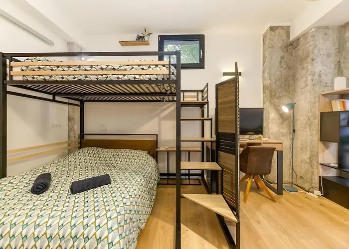 Loft Urban Garden: 4 People - Wifi Fiber - Terrace